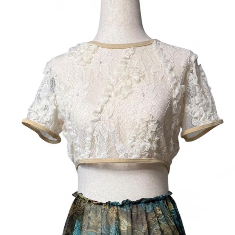 Cream sheer lace crop top with puffy sleeves‎ and tie back medium